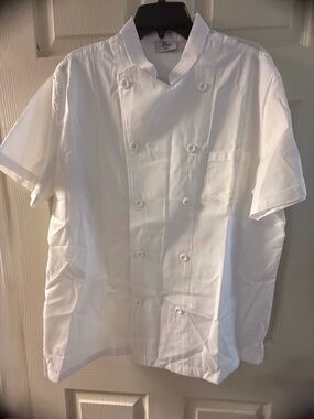 Men or Woman’s White Short-Sleeve Chef Coat